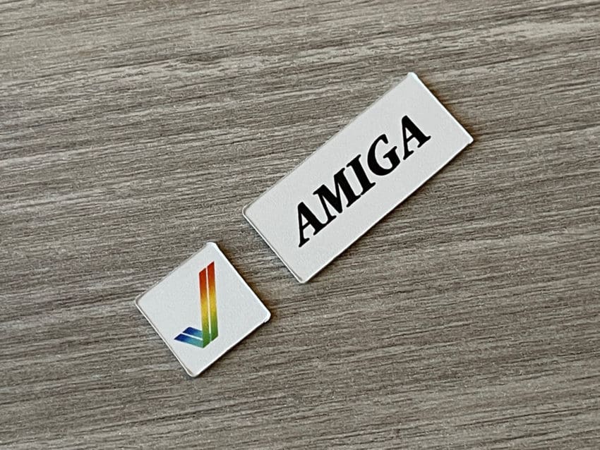 Amiga 1000 badge set 0.5 mm thick