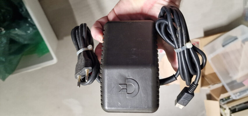 Commodore +4/Plus 4 PSU - Square version