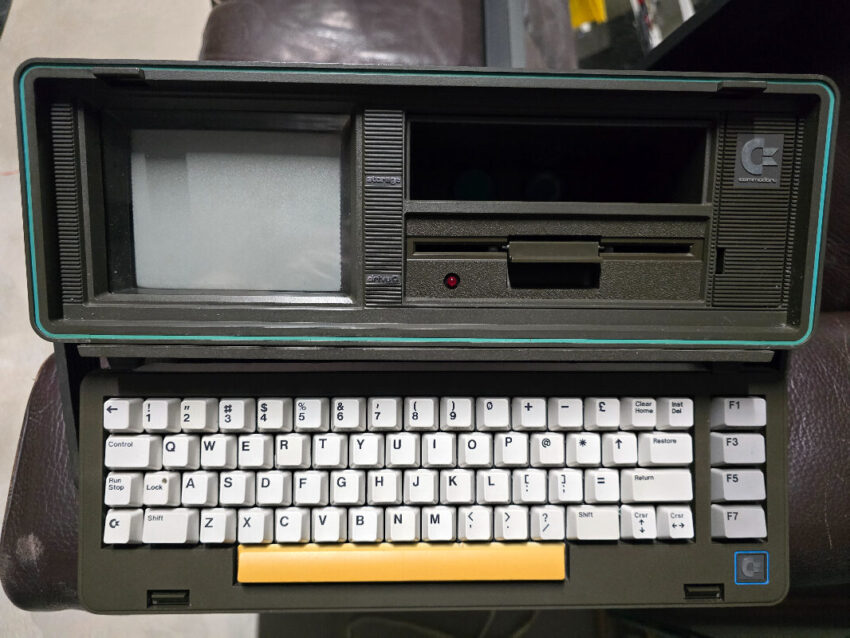 Commodore SX-64 - PAL 220v