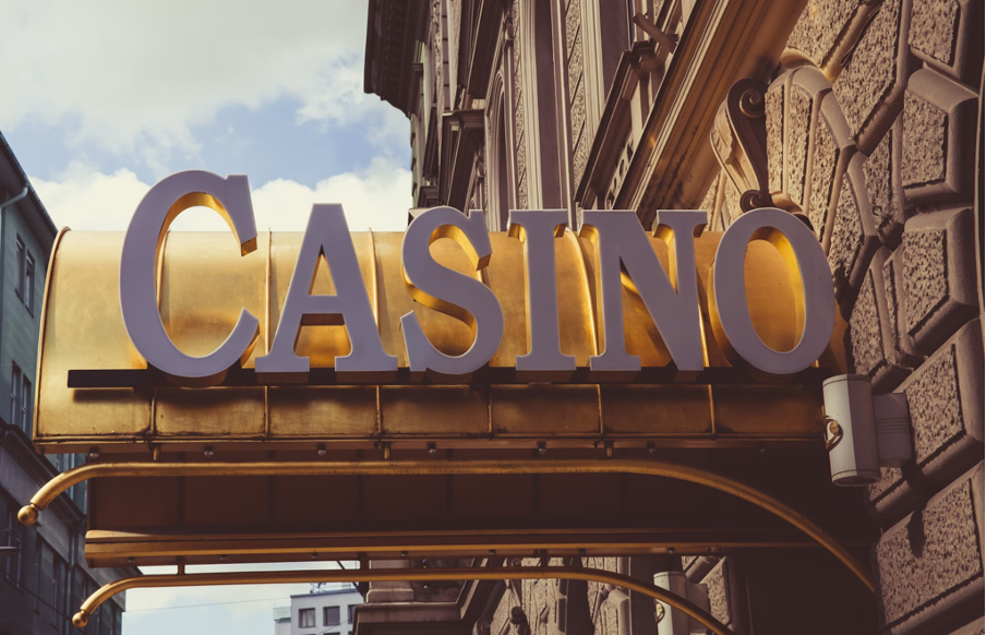 From Arcades to Avatars: How Social Casinos Recapture Retro Community Spirit