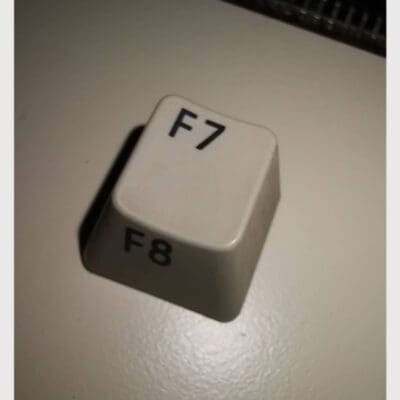 Amiga Mitsumi replacement key (white)
