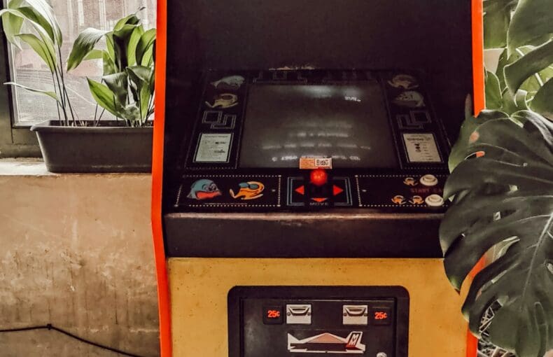 How Vintage Arcade Cabinets Shaped Retro Gaming History