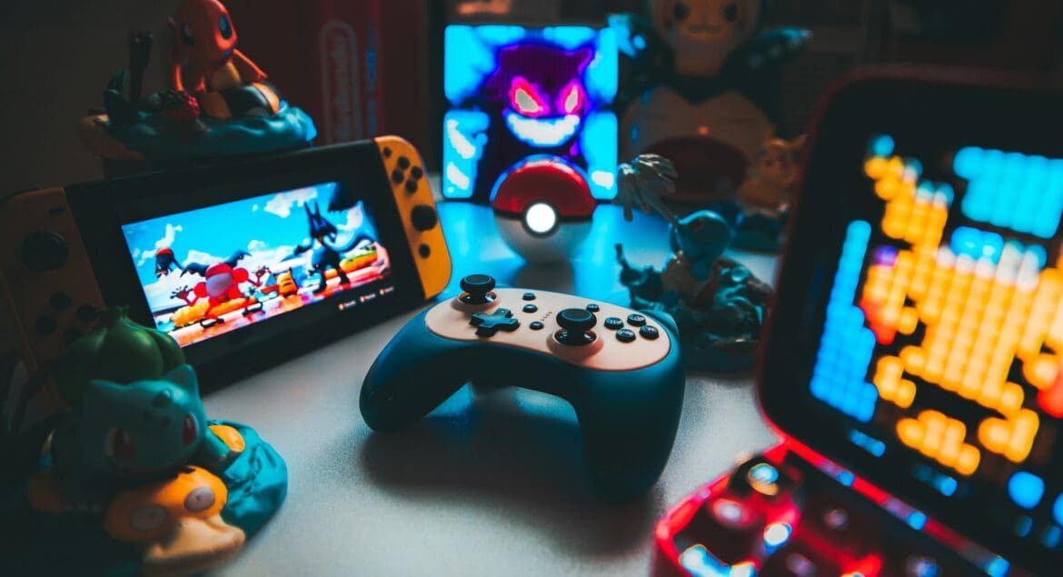 Handheld Consoles vs. Tabletop Arcade Cabinets: Which Preserves Retro Gaming Better