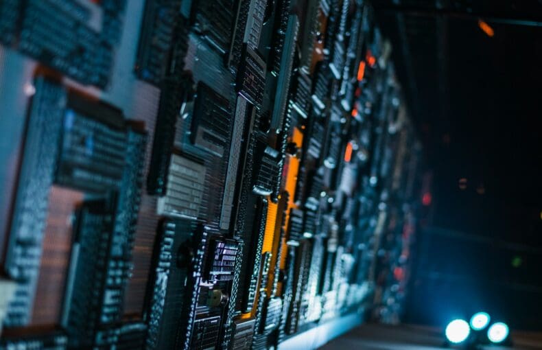 Which Classics Run Most Stably on VPS Today?