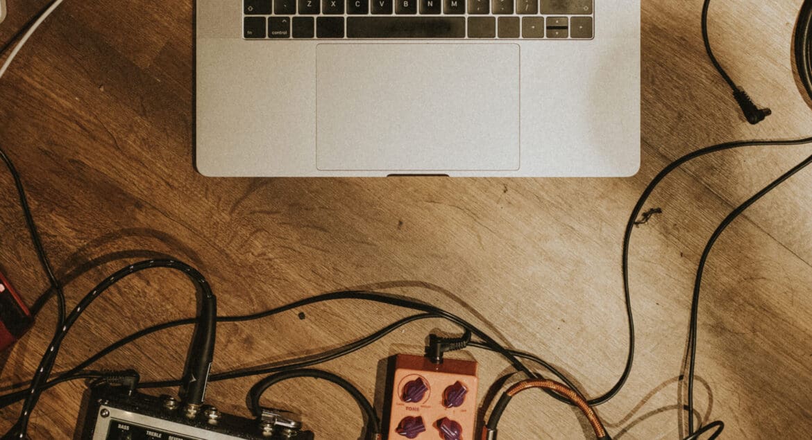 A Refurbished 2013 MacBook Pro Became a Retro Gaming Machine — No New Handheld Required