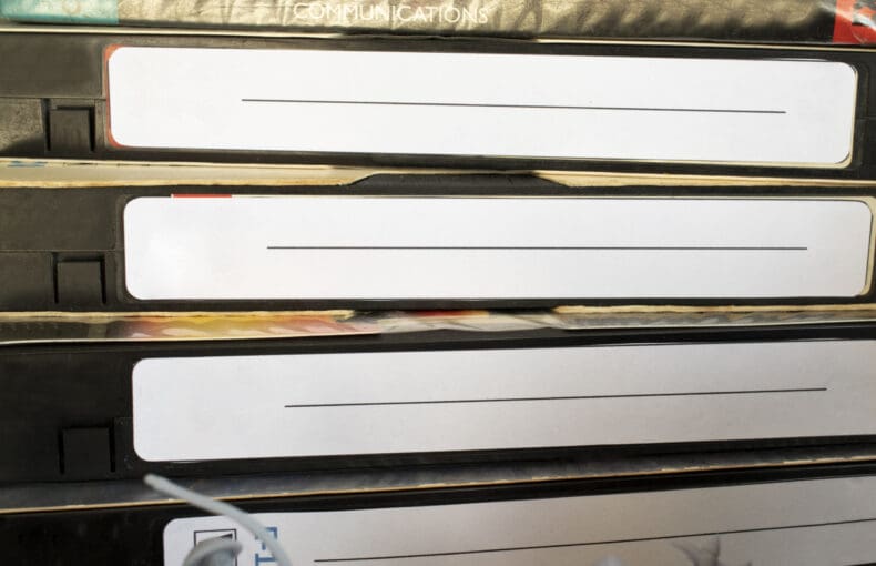 Undocumented NES Variant Found in Wisconsin, Sending 97 Cartridges to Auction