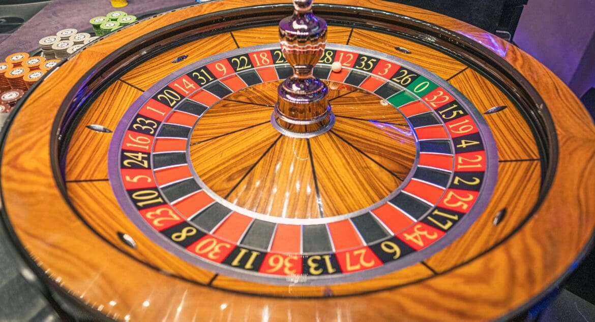 European vs American Roulette: The Design Fork That Shaped the Game's Digital Future